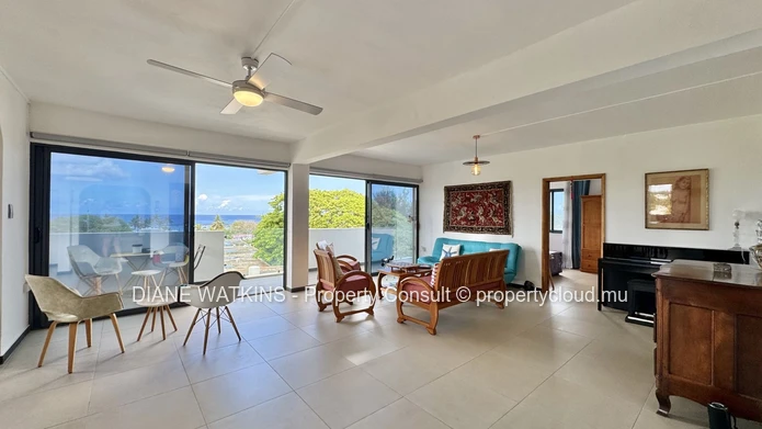Appartement spacieux avec vue mer et piscine partagée à vendre à Flic en Flac