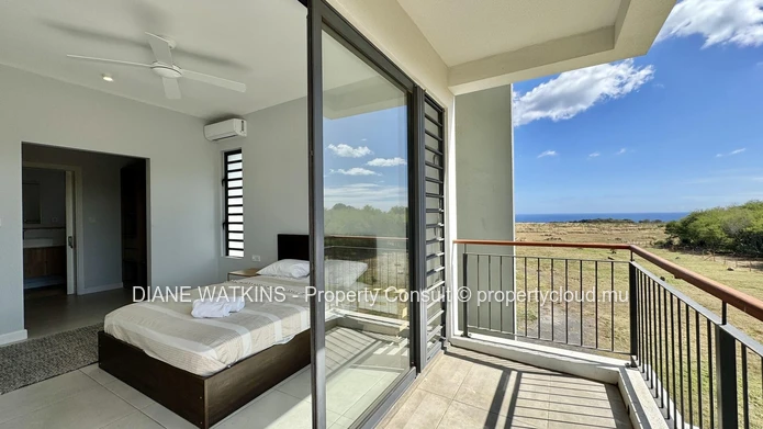 Furnished Apartment for Rent in Cascavelle – Balcony, Pool & Smart City Living