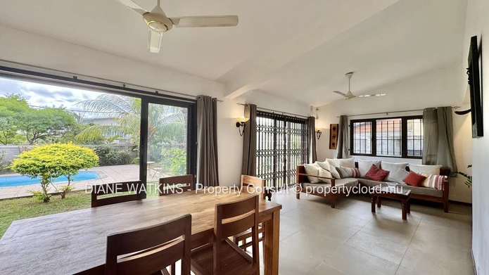 Élégante Maison de 3 Chambres avec Piscine à Louer à Tamarin | DIANE WATKINS Property Consult