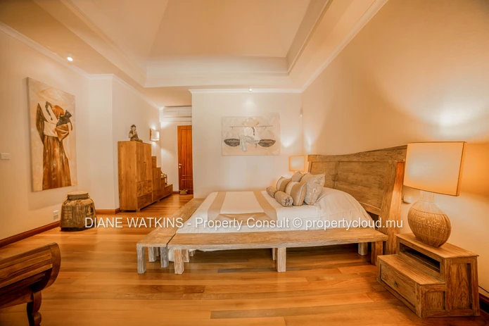 Élégance Insulaire à Tamarin – Villa de Cinq Chambres à Vendre dans un Domaine Côtier Raffiné
