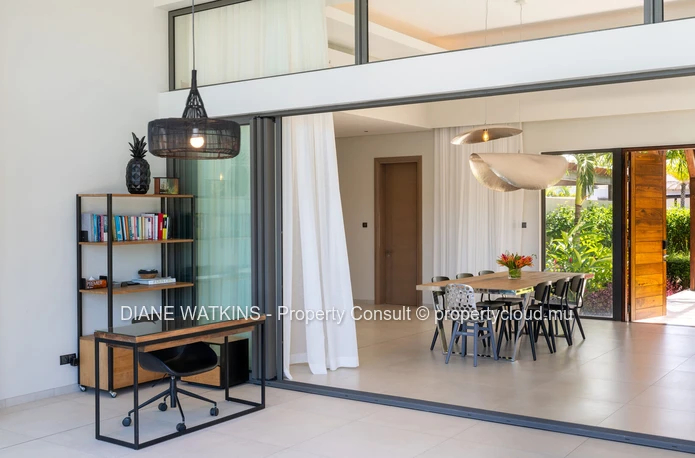 À Vendre – Duplex Moderne avec Vue sur le Golf à Anahita