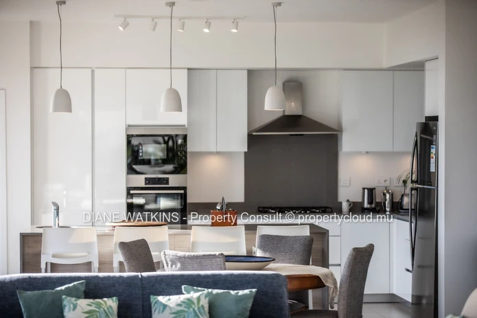 Contemporary 5-Bedroom Villa for Rent with Ocean Views and Private Pool – Black River