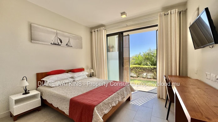 Élégance Clé en Main Face à la Mer : Duplex Meublé Trois Chambres à vendre à Tamarin