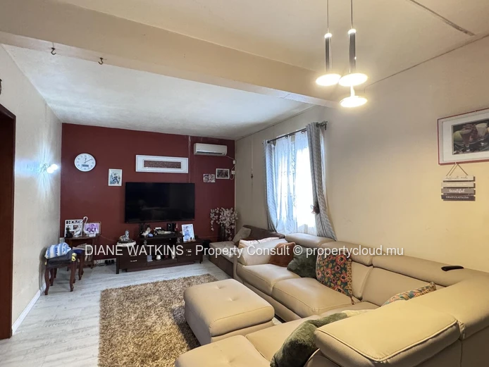À Vendre – Spacieuse Maison de 3 Chambres à Wooton