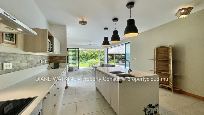 À Vendre  - Villa Spacieuse à La Preneuse