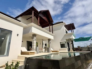 4 Bedroom Villa