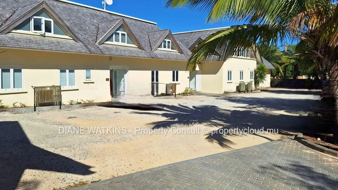 Office space for rent in a peaceful environment in Tamarin