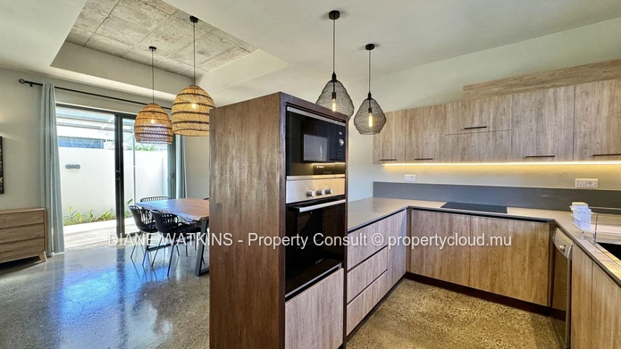 3-Bedroom Ground Floor Apartment for Rent in Tamarin
