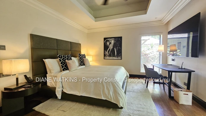 Villa de Luxe Contemporaine à Vendre dans un Domaine de Golf Prestigieux
