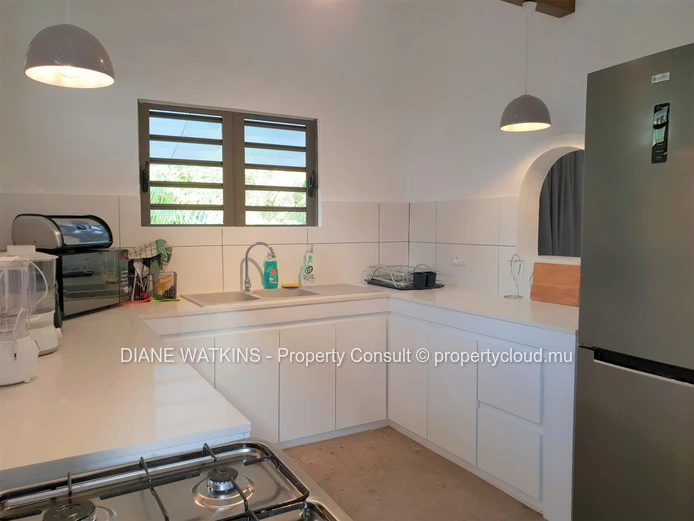 Stylish 3-bedroom house for rent in Roches Noires