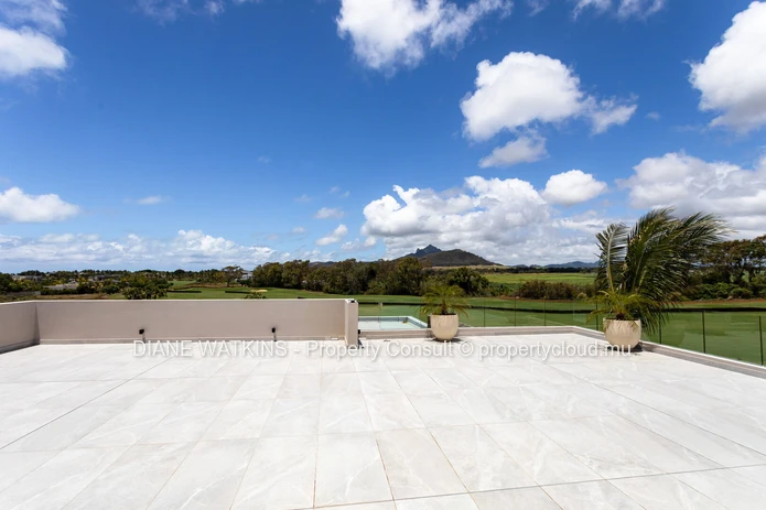 À vendre - Superbe Villa de Golf de 5 Chambres Sur le Parcours de Golf Ernie Els