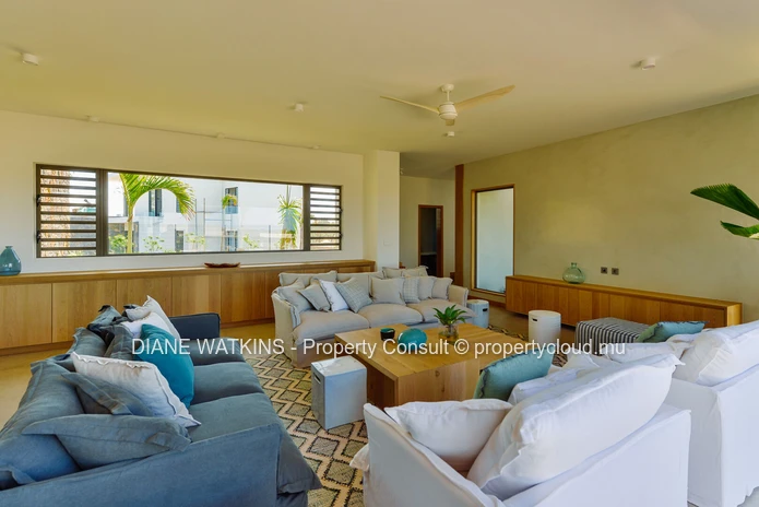 À Vendre - Élégante Villa de 4 Chambres Avec Vue Sur l'Océan à Anahita