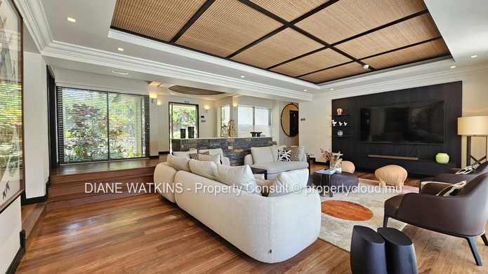Villa de Luxe Contemporaine à Vendre dans un Domaine de Golf Prestigieux