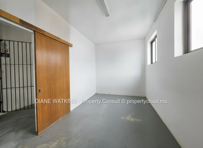 Warehouses for Rent in Bambous – Secure Industrial Space with Office, Storage Yard & Excellent Highway Access