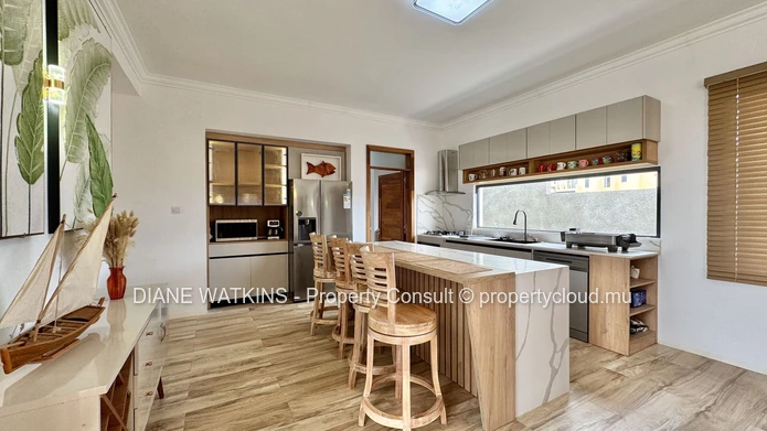 Villa moderne de 4 chambres à louer à Flic en Flac avec piscine privée