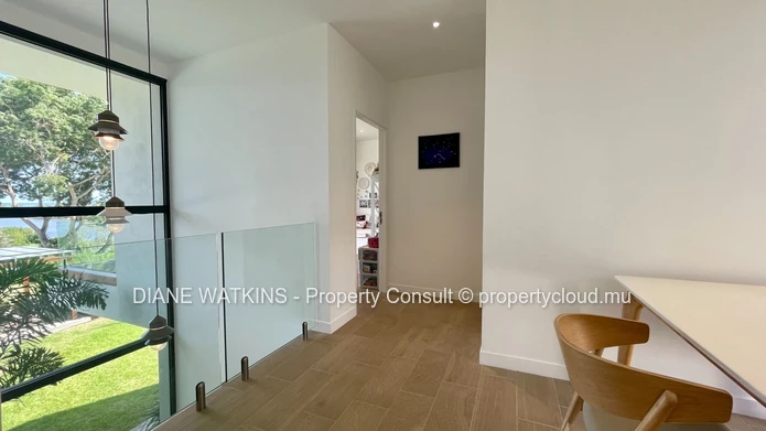 Villa Contemporaine avec des Vues Imprenables.