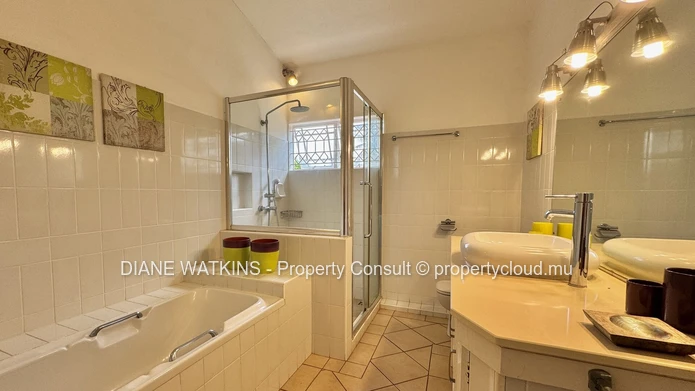 Elegant and Spacious Family Home for Rent in Black River
