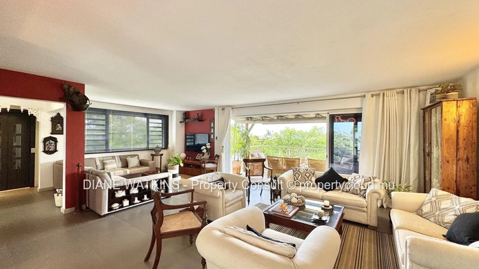 Villa d’Exception à La Preneuse avec Vue Mer Panoramique et Piscine Privée