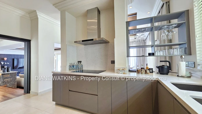 Villa de Luxe Contemporaine à Vendre dans un Domaine de Golf Prestigieux