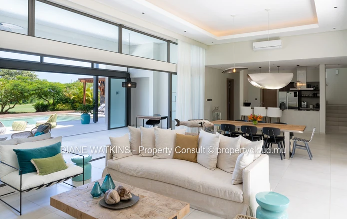 À Vendre – Duplex Moderne avec Vue sur le Golf à Anahita