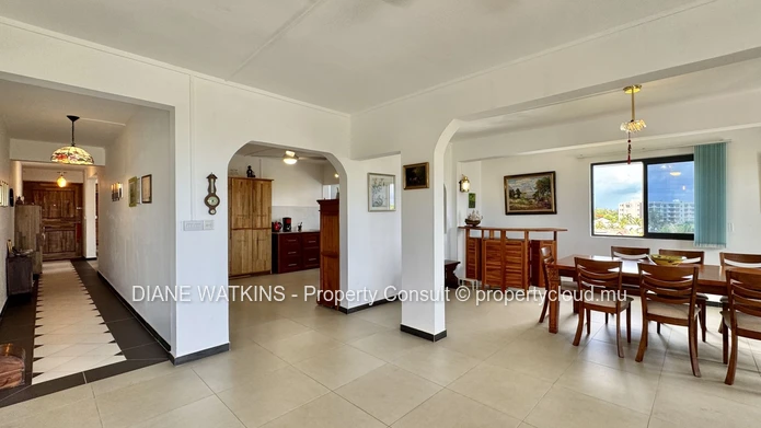 Appartement spacieux avec vue mer et piscine partagée à vendre à Flic en Flac