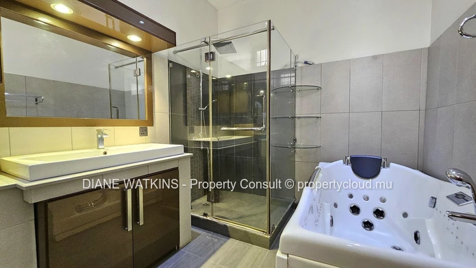 Maison de 4 chambres à coucher à vendre à Beau Bassin