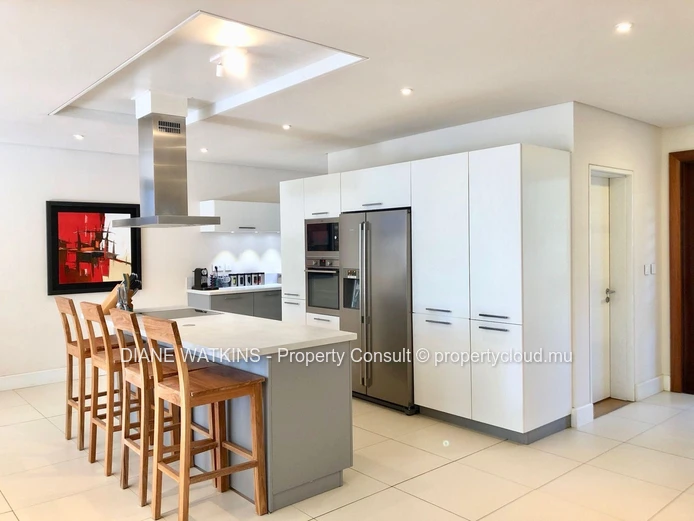 Duplex d'Exception dans une Marina Résidentielle
