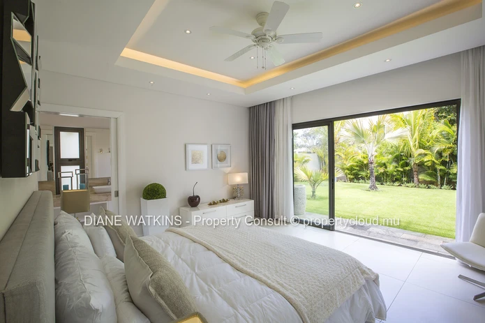 A VENDRE - Superbe Villa de 4 Chambres Avec Vue Sur le Golf à Anahita