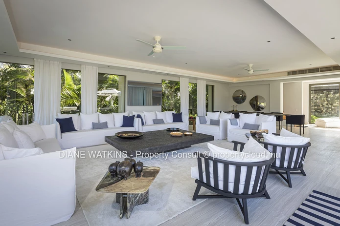 A VENDRE - Villa de Grande Valeur de 5 Chambres Avec une Vue Imprenable à Anahita.