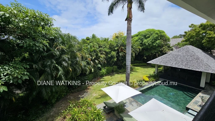Villa de Luxe Contemporaine à Vendre dans un Domaine de Golf Prestigieux