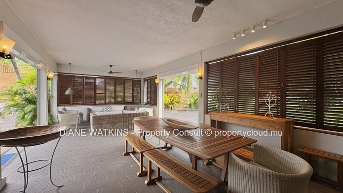 Elegant and Spacious Family Home for Rent in Black River