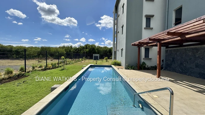 Furnished Apartment for Rent in Cascavelle – Balcony, Pool & Smart City Living