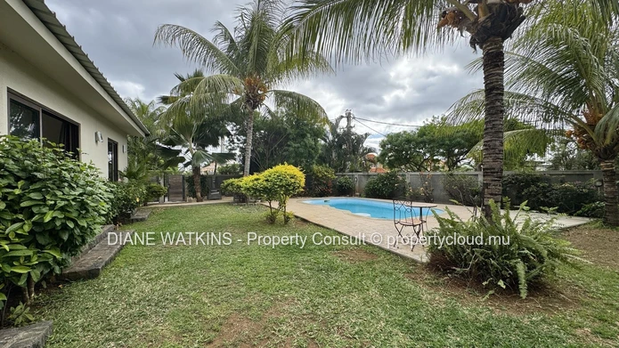 Élégante Maison de 3 Chambres avec Piscine à Louer à Tamarin | DIANE WATKINS Property Consult