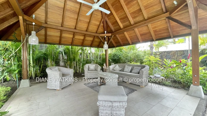 À Vendre  - Villa Spacieuse à La Preneuse