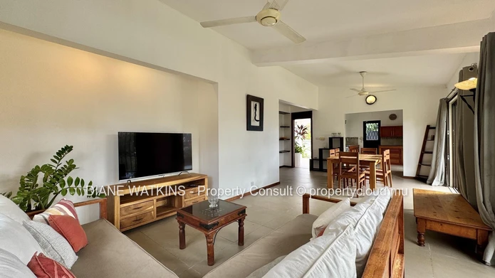 Élégante Maison de 3 Chambres avec Piscine à Louer à Tamarin | DIANE WATKINS Property Consult