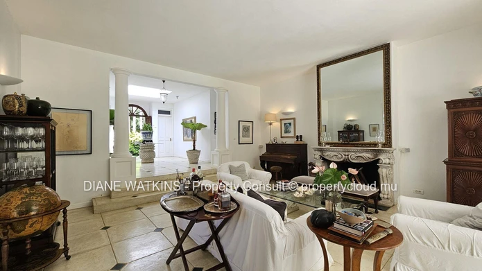 Grande maison de 5 chambres a Vendre a Moka Ile Maurice