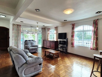 Appartement de 6 Chambres
