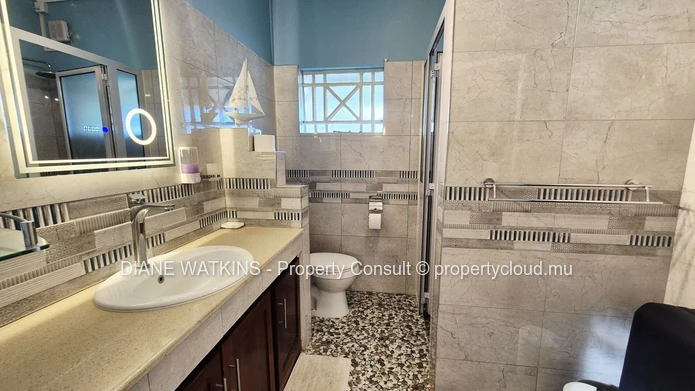 Maison Meublée de 3 Chambres à Vendre près de Blue Bay, Île Maurice – Piscine, Jardin Tropical et Opportunité d’Inves...