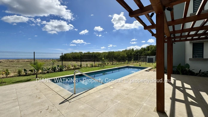 Furnished Apartment for Rent in Cascavelle – Balcony, Pool & Smart City Living