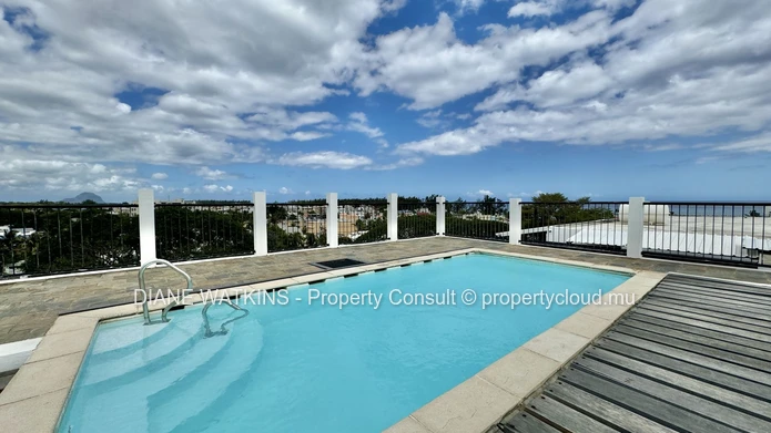 Appartement spacieux avec vue mer et piscine partagée à vendre à Flic en Flac