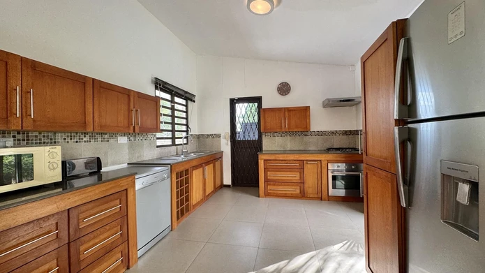 Élégante Maison de 3 Chambres avec Piscine à Louer à Tamarin | DIANE WATKINS Property Consult