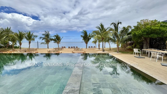Contemporary R+2 Apartment for Sale in Black River– Elegant Outdoor Living Just Steps from the Shoreline
