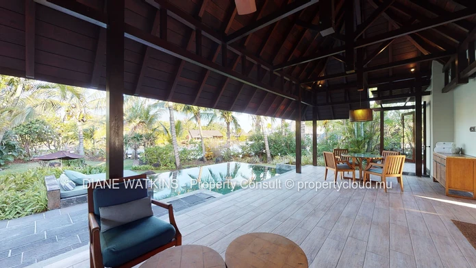 À vendre - Superbe Villa Tropicale Dans un Hôtel Luxuriant 5* à l'Est.