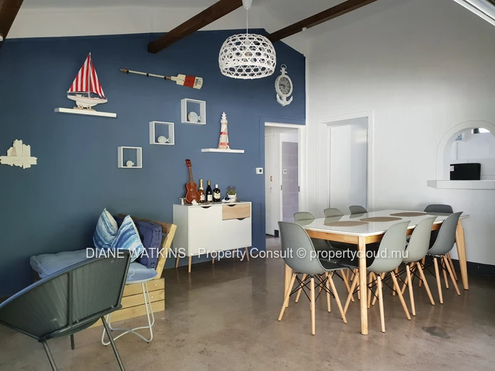 Stylish 3-bedroom house for rent in Roches Noires