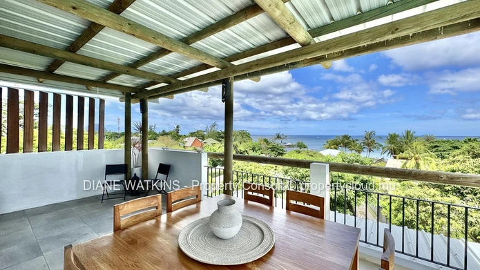 Villa d’Exception à La Preneuse avec Vue Mer Panoramique et Piscine Privée