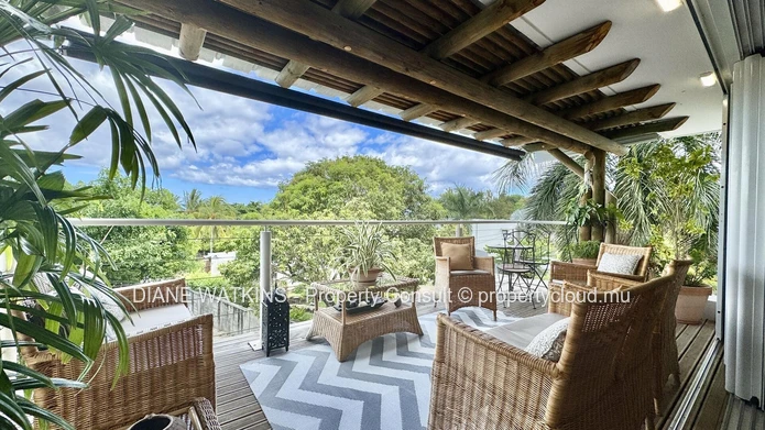 Villa d’Exception à La Preneuse avec Vue Mer Panoramique et Piscine Privée