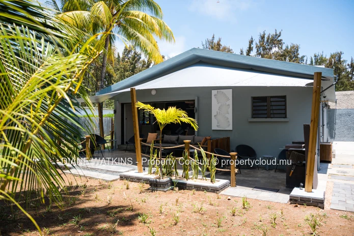 Stylish 3-bedroom house for rent in Roches Noires