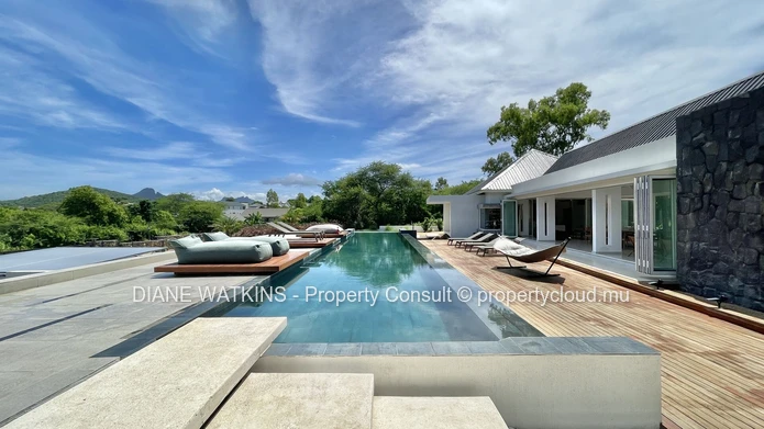 A Vendre - Villa d’Exception dans un Domaine Résidentiel à Petite Rivière Noire