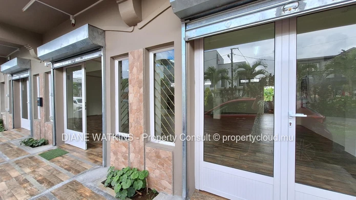 Secure and Accessible Commercial Space for Rent in Floreal