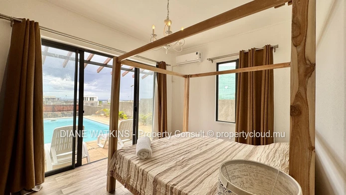 Villa moderne de 4 chambres à louer à Flic en Flac avec piscine privée